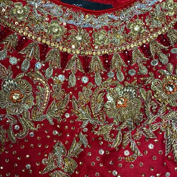 Shaadi Pakistani wedding Red dress - Picture 3 of 9